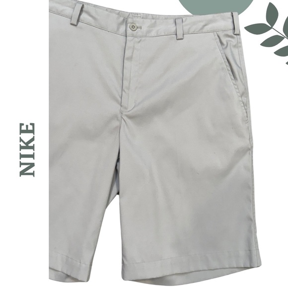 🛍️3/$40 Nike Performance Stretch Shorts in Sand Beige Golf Size 34 - Picture 3 of 5
